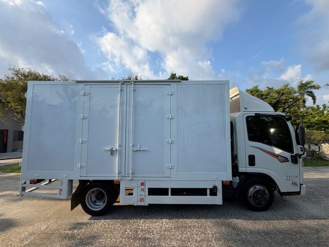 Isuzu NLR 自手排14呎 14呎貨斗/盲點偵測/安卓機 原版件 定期原廠保養 新車保固中  第4張相片