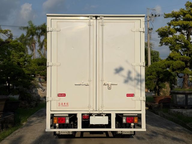 Isuzu NLR 自手排14呎 14呎貨斗/盲點偵測/安卓機 原版件 定期原廠保養 新車保固中  第7張相片