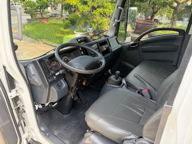 Isuzu NLR 自手排14呎 14呎貨斗/盲點偵測/安卓機 原版件 定期原廠保養 新車保固中  第9張相片