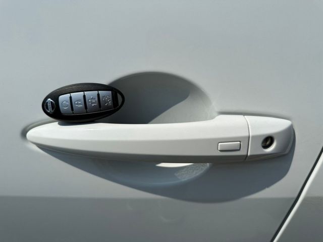 Sentra 尊爵智駕版 JBL音響/跟車/車偏/盲點/環景影像/Carplay/恆溫空調 原版件 定期保養  第6張相片