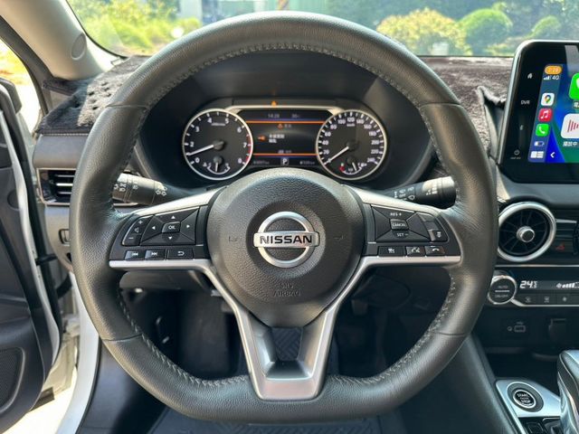 Sentra 尊爵智駕版 JBL音響/跟車/車偏/盲點/環景影像/Carplay/恆溫空調 原版件 定期保養  第8張相片