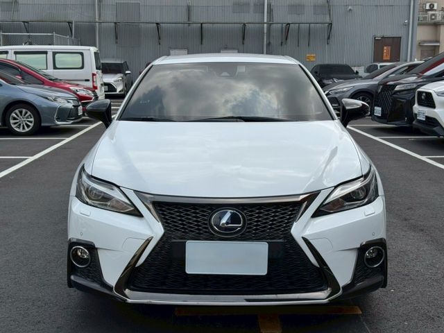 CT200h F Sport版 ACC跟車/車偏/加熱椅/前後雷達/FSport空力套件 原版件 定期原廠保養  第2張相片