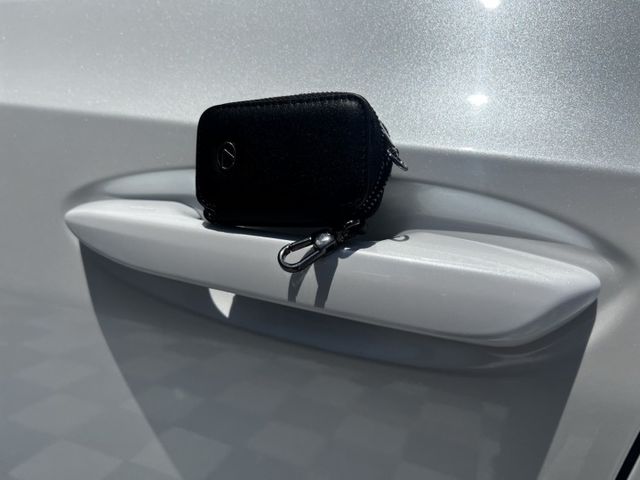ES300H 豪華版 ACC跟車/車偏/盲點/冷熱通風椅/Carplay/氣氛燈 原版件 定期原廠保養 新車保固中  第5張相片