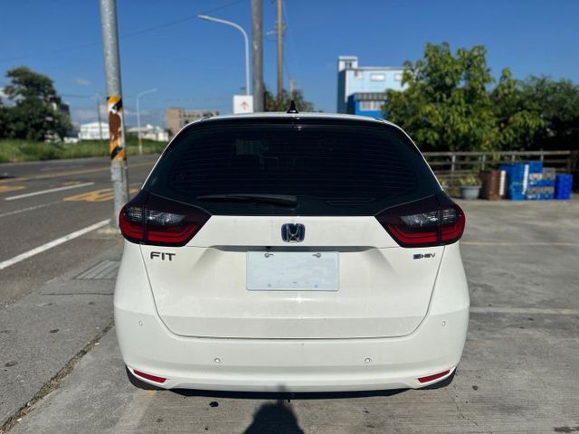 Fit e：HEV油電版 ACC跟車/車偏/車道維持/IKEYA免鑰匙/盲點/倒車雷達/恆溫空調 原版件  第4張相片
