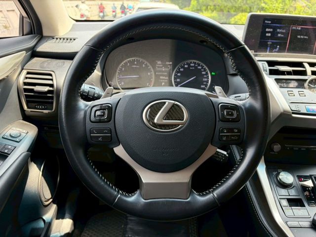 NX 200豪華 ACC跟車/車偏/加熱椅/電尾門/電動座椅/電動天窗 原版件 定期原廠保養  第8張相片