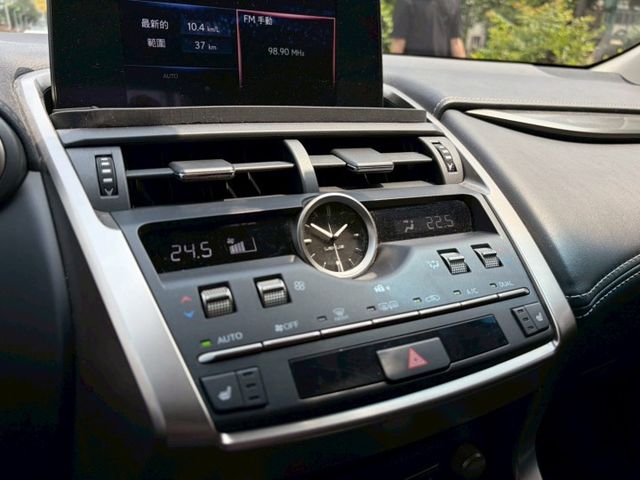 NX 200豪華 ACC跟車/車偏/加熱椅/電尾門/電動座椅/電動天窗 原版件 定期原廠保養  第15張相片