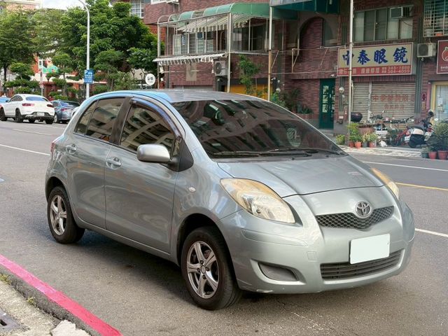 Yaris 1.5 E版 安卓機/電動後視鏡調整/大燈高低調整 原版件 定期保養  第3張相片