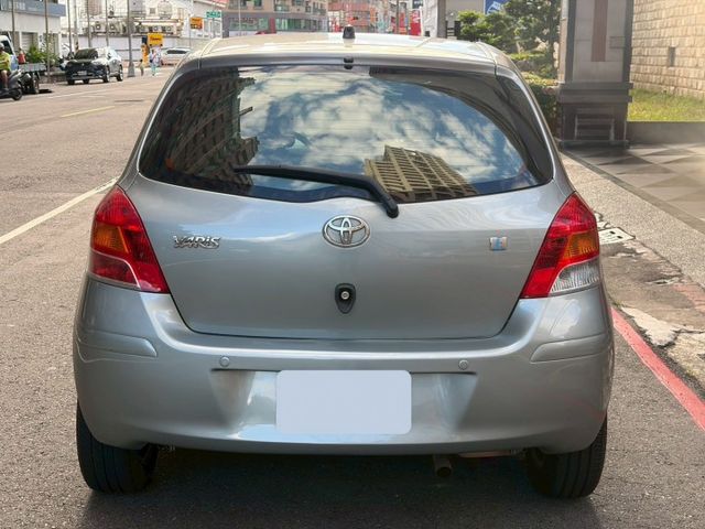 Yaris 1.5 E版 安卓機/電動後視鏡調整/大燈高低調整 原版件 定期保養  第5張相片