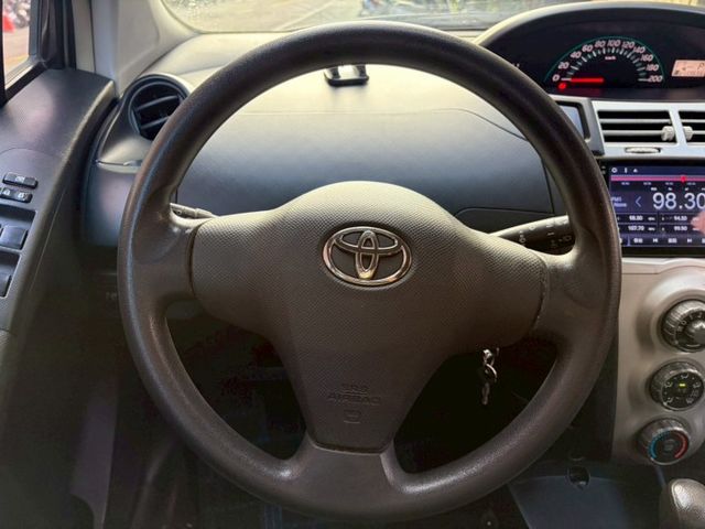 Yaris 1.5 E版 安卓機/電動後視鏡調整/大燈高低調整 原版件 定期保養  第11張相片