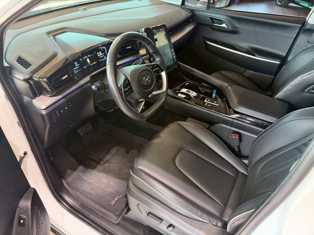 Custin GLT-B VIP 跟車/車偏/環景/冷熱通風椅/全景天窗/Carplay/無線充電/LED頭燈 定期保養  第7張相片
