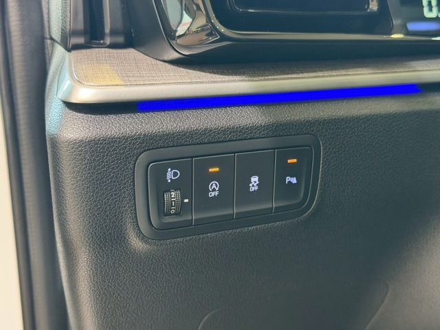 Custin GLT-B VIP 跟車/車偏/環景/冷熱通風椅/全景天窗/Carplay/無線充電/LED頭燈 定期保養  第12張相片