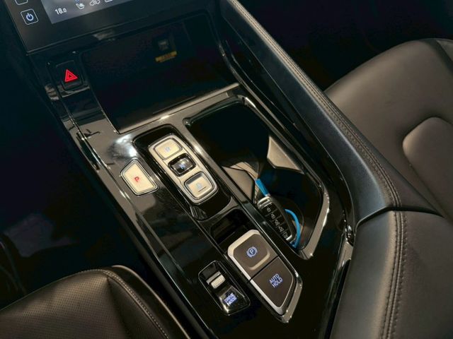 Custin GLT-B VIP 跟車/車偏/環景/冷熱通風椅/全景天窗/Carplay/無線充電/LED頭燈 定期保養  第19張相片