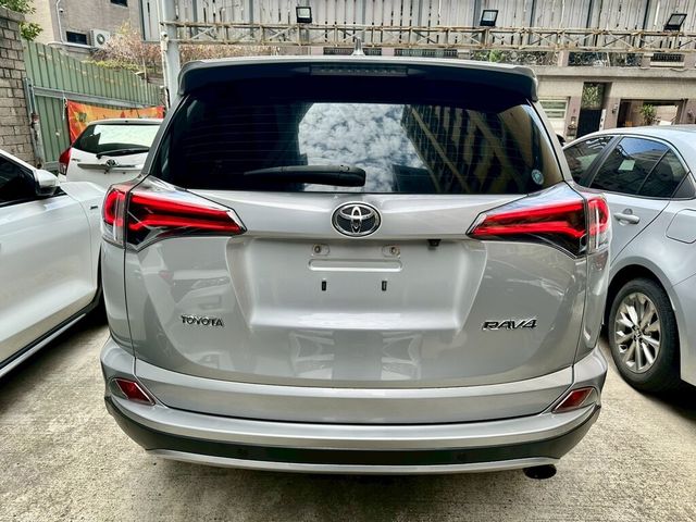 TOYOTA豐田 RAV4  第4張相片