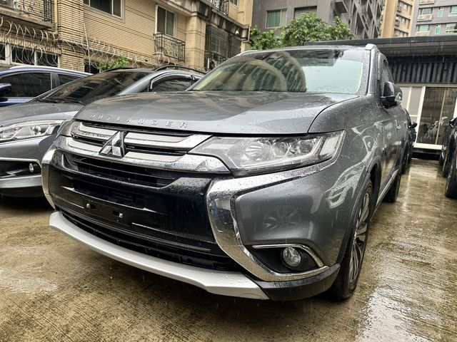 MITSUBISHI三菱 OUTLANDER  第1張相片