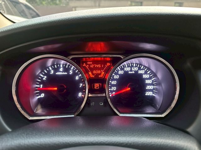 NISSAN日產 LIVINA  第10張相片