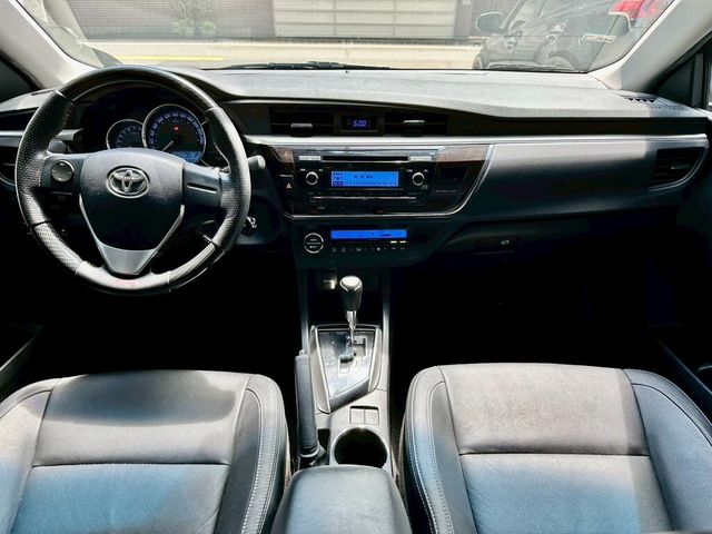 TOYOTA豐田 ALTIS  第5張相片