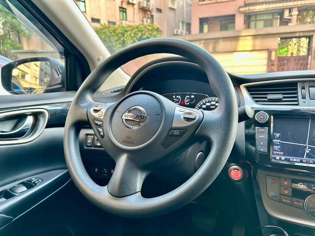 NISSAN日產 SENTRA  第7張相片
