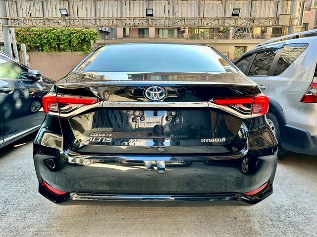TOYOTA豐田 COROLLA ALTIS HYBRID  第4張相片