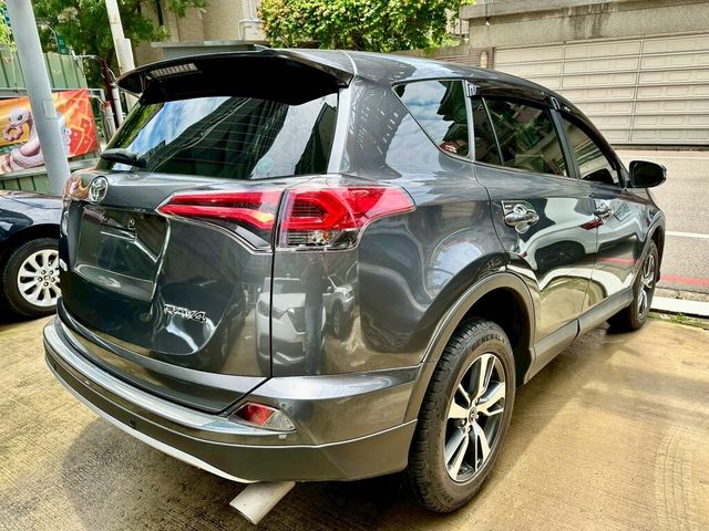 TOYOTA豐田 RAV4  第3張相片