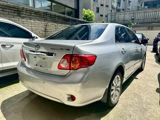 TOYOTA豐田 ALTIS  第3張相片