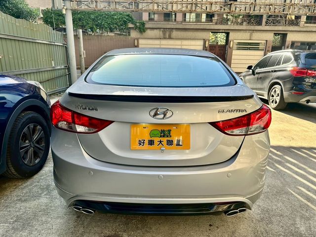 HYUNDAI現代 ELANTRA  第4張相片
