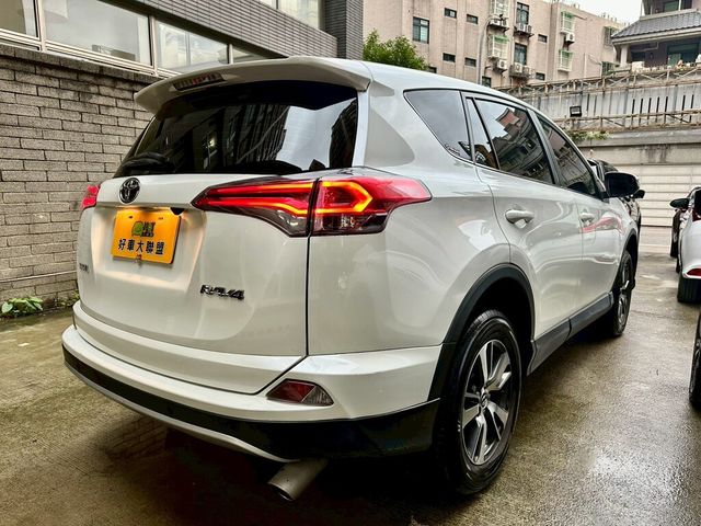 TOYOTA豐田 RAV4  第3張相片