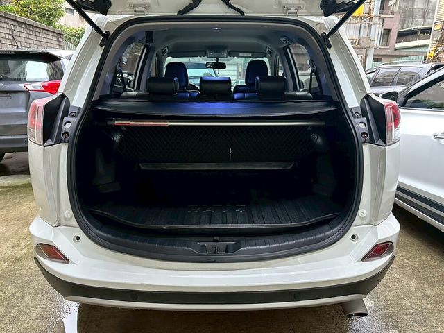 TOYOTA豐田 RAV4  第16張相片