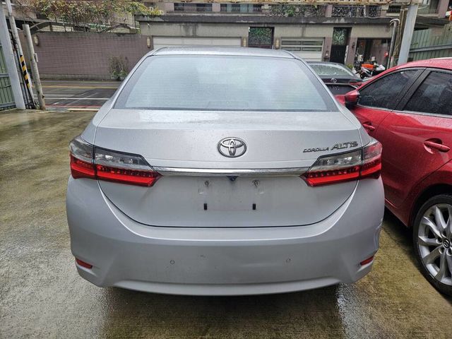 TOYOTA豐田 ALTIS  第2張相片
