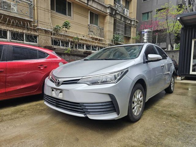 TOYOTA豐田 ALTIS  第3張相片