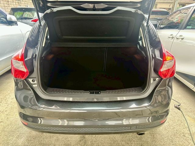 FORD福特 FOCUS  第14張相片
