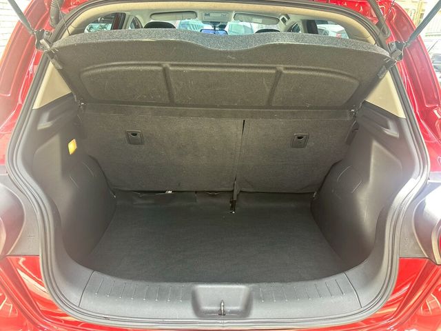 NISSAN日產 TIIDA  第14張相片