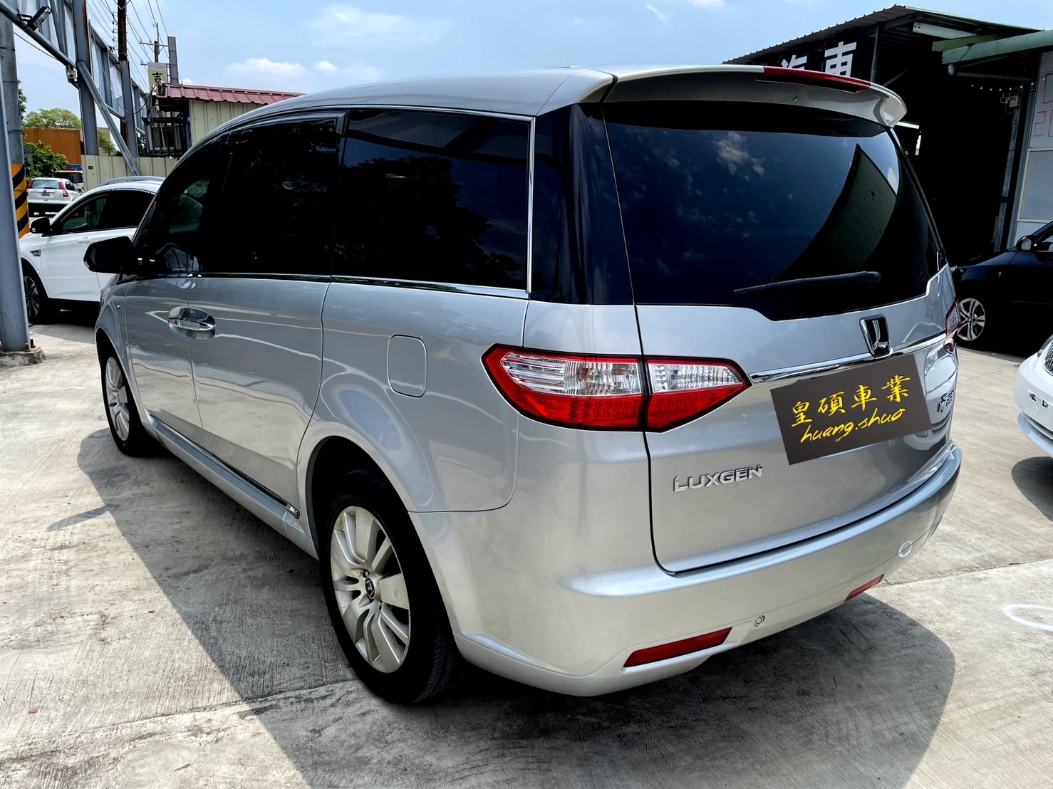 【皇碩超邁實車實價】2010 年 Luxgen 7 MPV 頂級型 天窗 電動滑門 免鑰匙  第3張相片