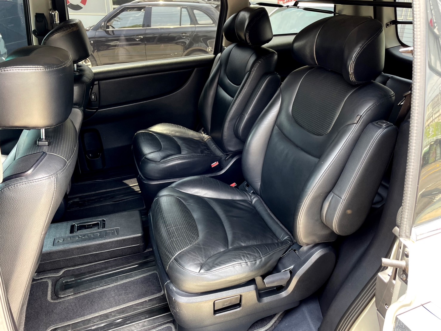【皇碩超邁實車實價】2010 年 Luxgen 7 MPV 頂級型 天窗 電動滑門 免鑰匙  第5張相片