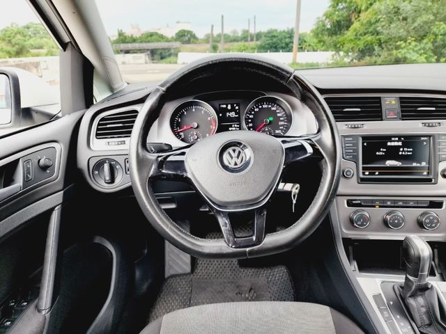 VOLKSWAGEN福斯 GOLF  第5張相片