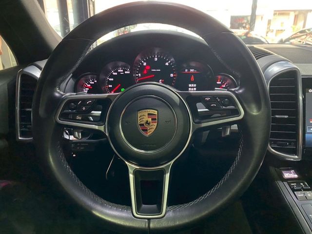 Porsche保時捷 Cayenne   第15張相片