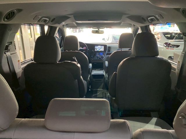 Toyota Sienna  第15張相片