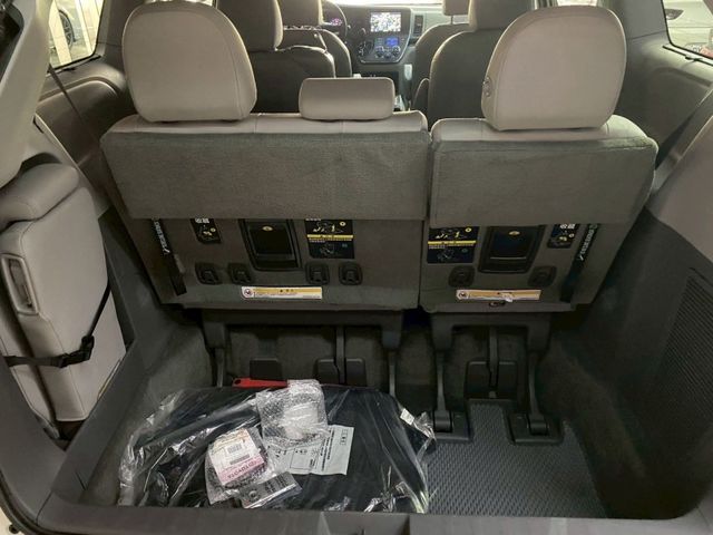 Toyota Sienna  第16張相片