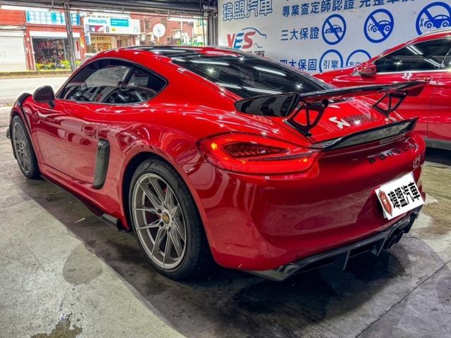 981 Cayman S 稀有3.4 全車崩品升級 GT4外觀/ X73電子懸吊/跑車計時器/BOSE音響/19吋鋁圈  全車TWL碳纖維套件 鍛造碳纖維GT4大尾翼/碳纖維引擎蓋/碳纖維開孔葉子版/碳纖維小尾翼/碳纖維後下/碳纖維風刀/ 碳纖維進氣側蓋/碳纖維側裙/碳纖維後下巴 /正蠍子排氣中尾段/新款GT方向盤  第6張相片
