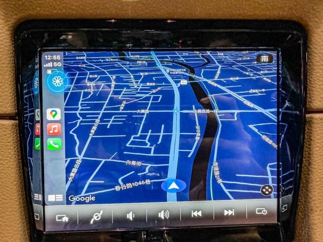 981 Cayman S 稀有3.4 全車崩品升級 GT4外觀/ X73電子懸吊/跑車計時器/BOSE音響/19吋鋁圈  全車TWL碳纖維套件 鍛造碳纖維GT4大尾翼/碳纖維引擎蓋/碳纖維開孔葉子版/碳纖維小尾翼/碳纖維後下/碳纖維風刀/ 碳纖維進氣側蓋/碳纖維側裙/碳纖維後下巴 /正蠍子排氣中尾段/新款GT方向盤  第14張相片