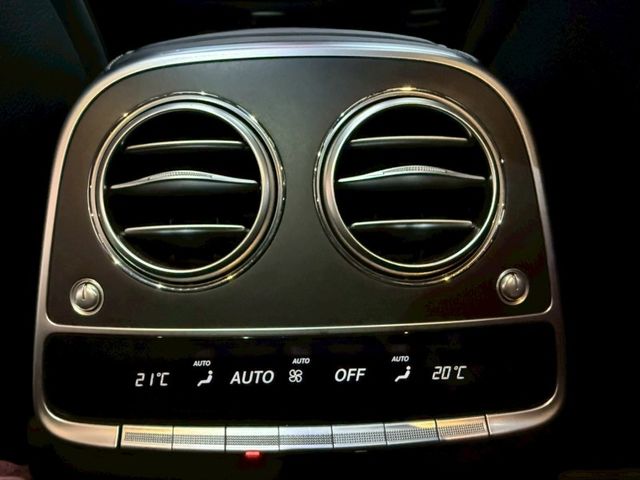 Mercedes-Benz/賓士 S400  第19張相片