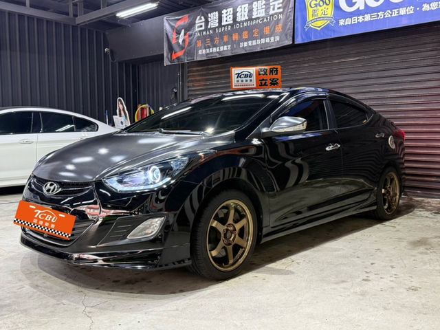 GLS旗艦型 僅跑6萬公里 駕駛座電動椅 倒車顯影 衛星導航  天窗 恆溫空調 定速巡航 一鍵啟動 方向盤快控 摸門解鎖 改裝類ET37古銅色輪框 四條胎皮來令片剛做好更新 保養剛做完 內外裝超挺  第1張相片