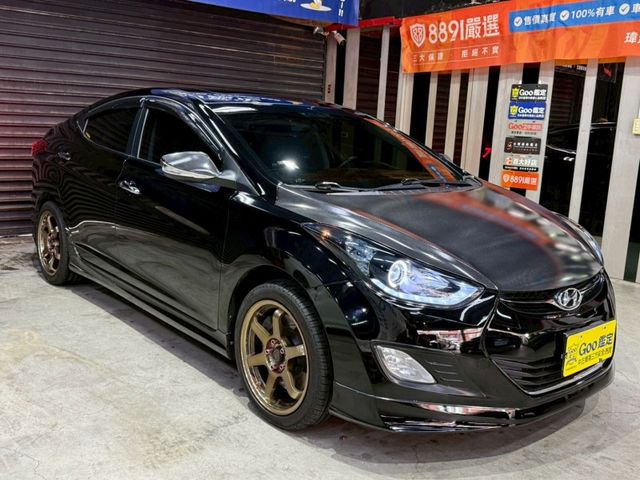 GLS旗艦型 僅跑6萬公里 駕駛座電動椅 倒車顯影 衛星導航  天窗 恆溫空調 定速巡航 一鍵啟動 方向盤快控 摸門解鎖 改裝類ET37古銅色輪框 四條胎皮來令片剛做好更新 保養剛做完 內外裝超挺  第4張相片