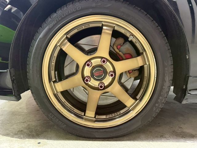 GLS旗艦型 僅跑6萬公里 駕駛座電動椅 倒車顯影 衛星導航  天窗 恆溫空調 定速巡航 一鍵啟動 方向盤快控 摸門解鎖 改裝類ET37古銅色輪框 四條胎皮來令片剛做好更新 保養剛做完 內外裝超挺  第9張相片