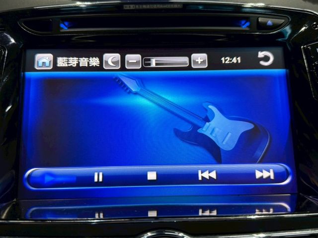 GLS旗艦型 僅跑6萬公里 駕駛座電動椅 倒車顯影 衛星導航  天窗 恆溫空調 定速巡航 一鍵啟動 方向盤快控 摸門解鎖 改裝類ET37古銅色輪框 四條胎皮來令片剛做好更新 保養剛做完 內外裝超挺  第19張相片