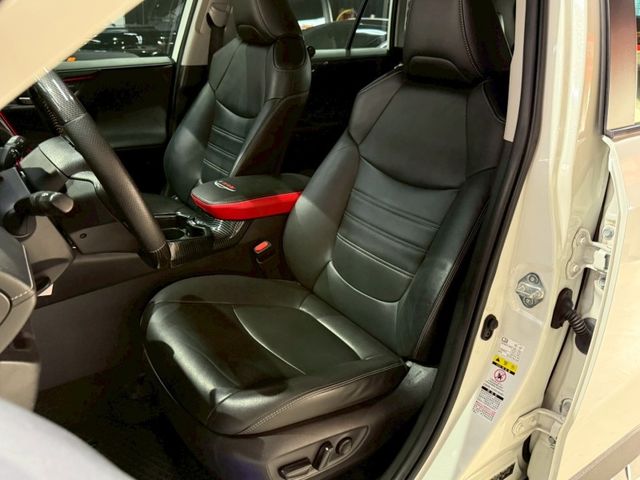 Toyota RAV4  第10張相片