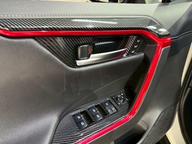 Toyota RAV4  第15張相片