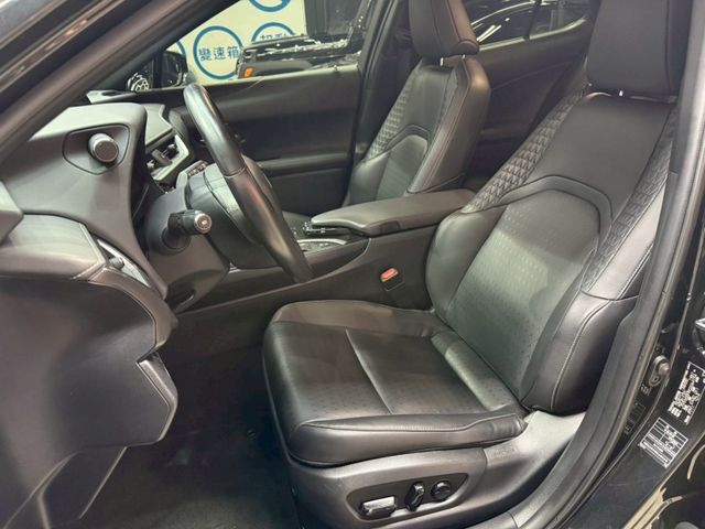 Lexus UX  第18張相片