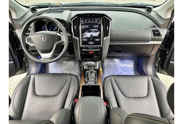 LUXGEN U6 GT  第10張相片