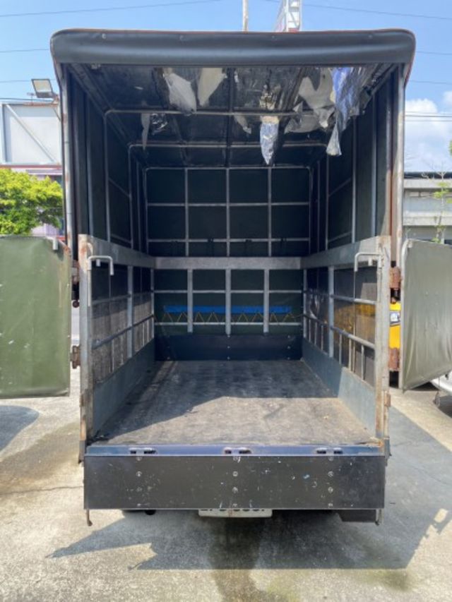 20年自排貨車有電動升降帆布老闆輕鬆賺財源輕鬆入購車專線：0928-288-833塗永森  第6張相片