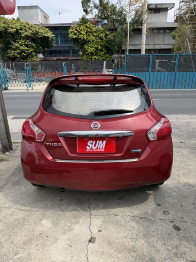 2015 TIIDA 外型俐落時尚、內裝精緻如新，兼具質感與實用的完美代步首選  第6張相片
